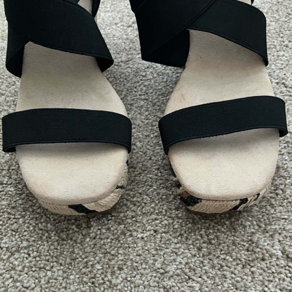 Anne‎ Klein Black and Tan Striped Woven Wedge Sandals Size 8 NWOB - Picture 2 of 8